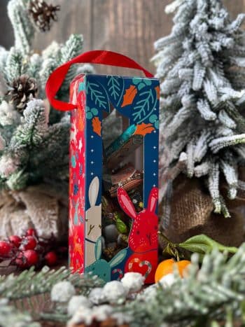 Коробка подарочная с резным окном Зайки, 70х70х190 мм